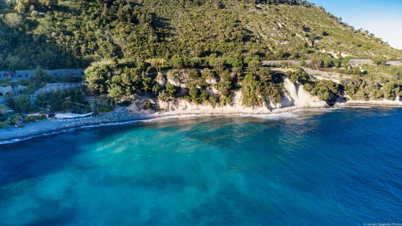 Locanda Baia Beniamin Grimaldi  Bagian luar foto