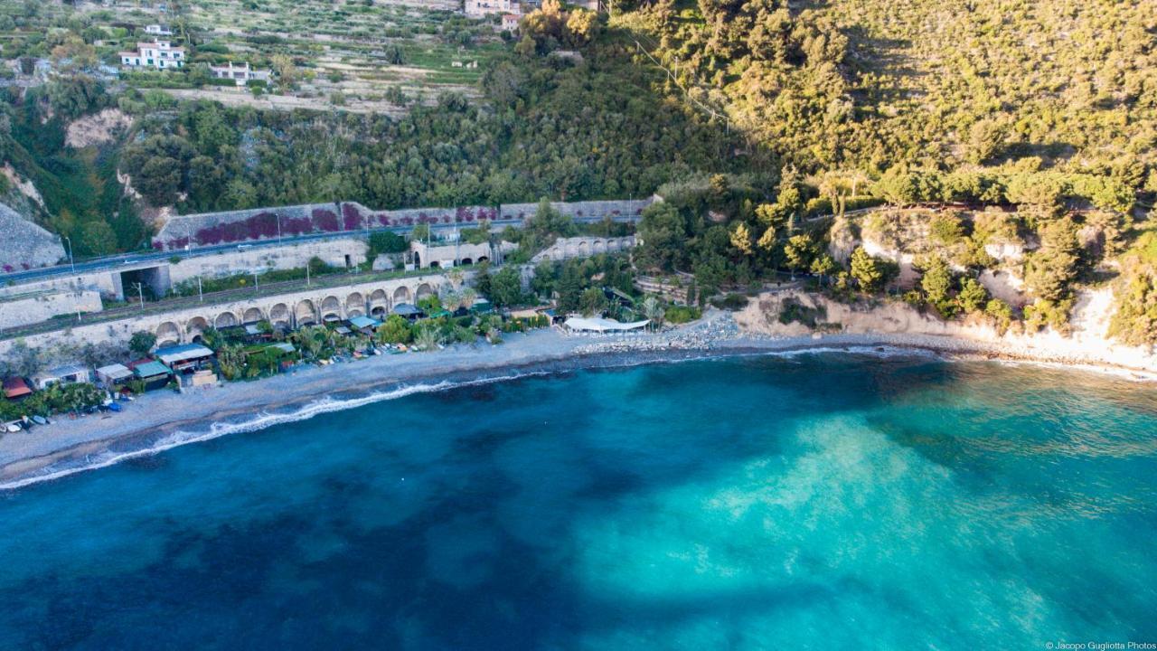 Locanda Baia Beniamin Grimaldi  Bagian luar foto